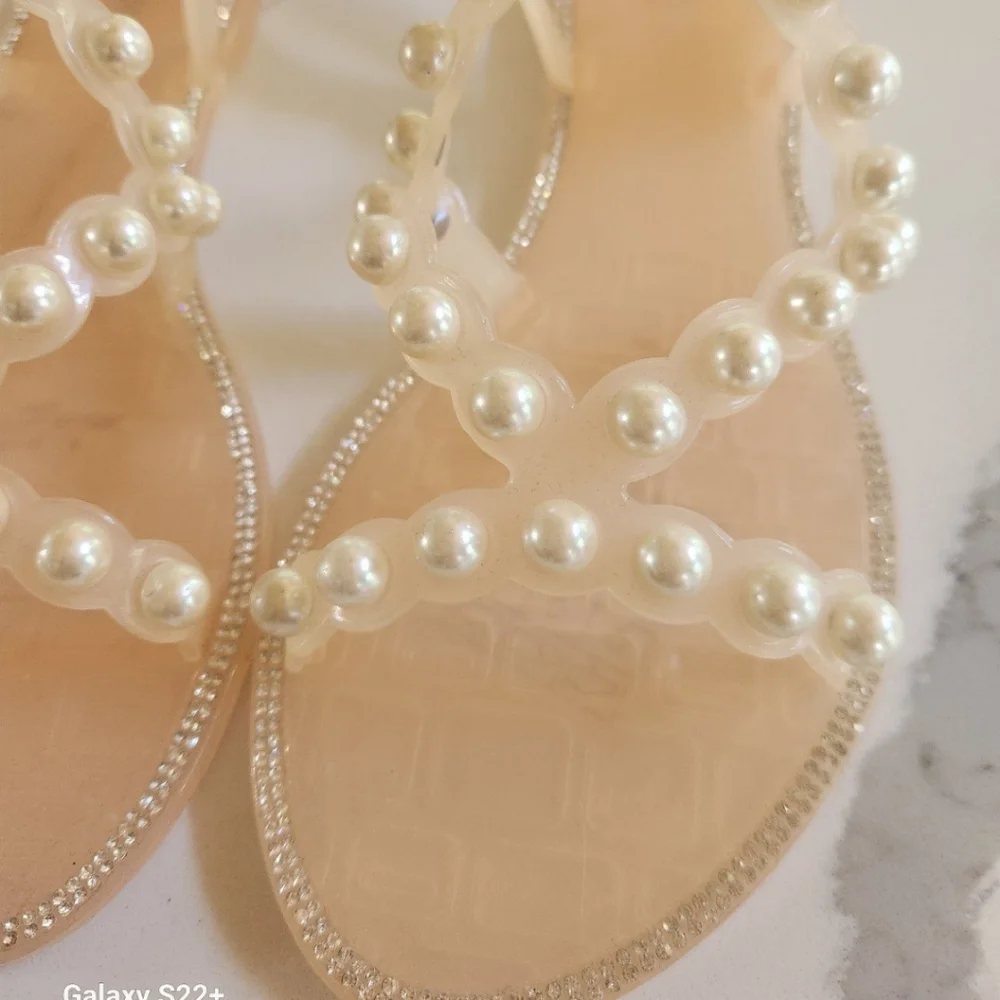 Sandals - Picture 1 of 3